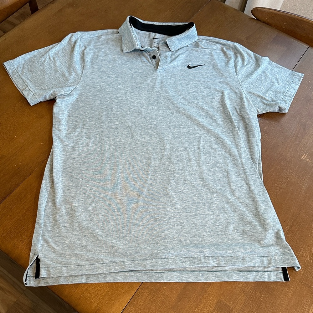 Excellent used condition nike mens golf polo
